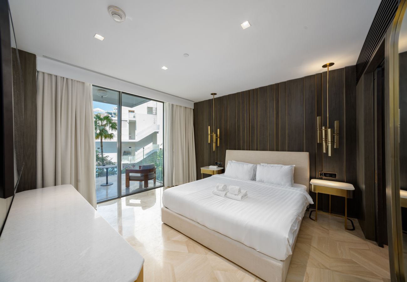 Apartment in Dubai - Modern 2BR Gem | Prime Palm Jumeirah Location