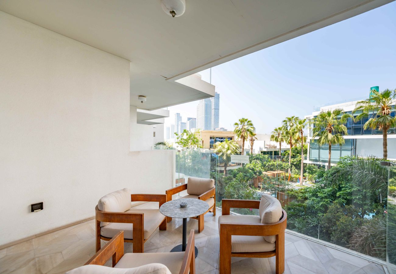 Apartment in Dubai - Modern 2BR Gem | Prime Palm Jumeirah Location