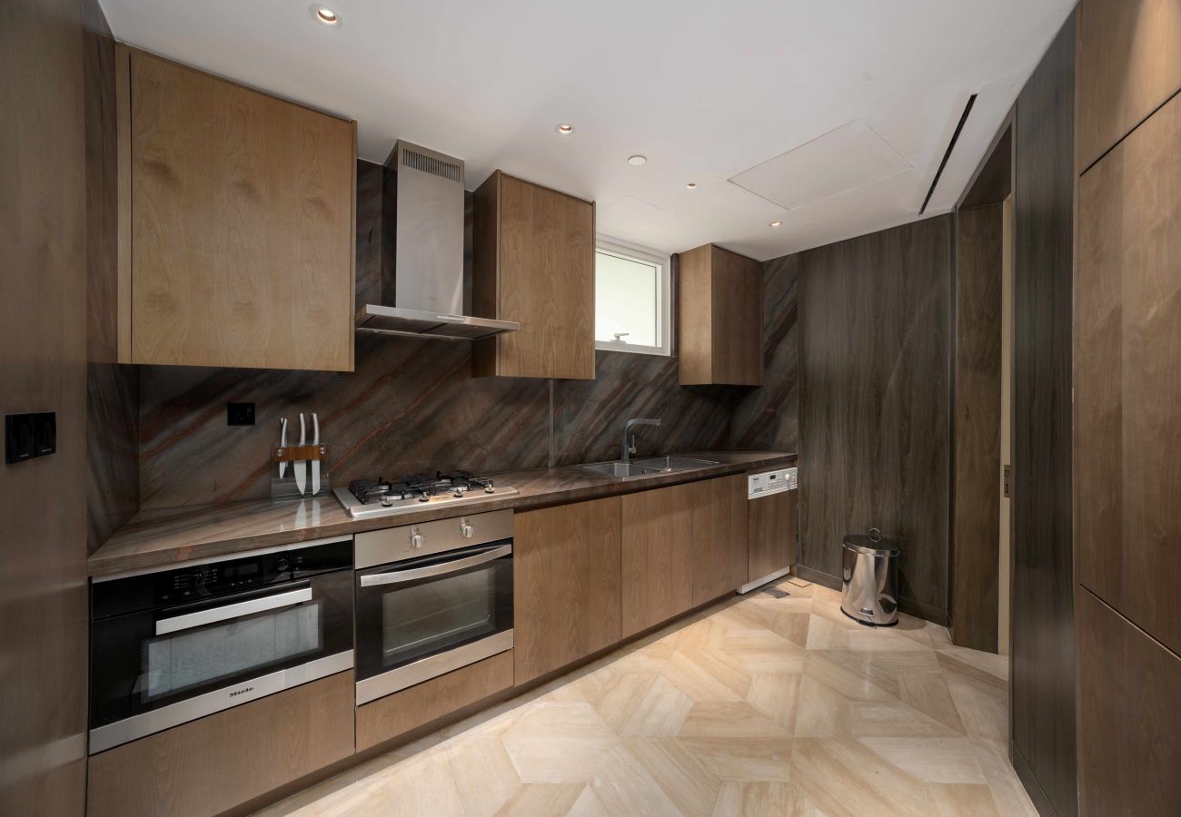 Apartment in Dubai - Modern 2BR Gem | Prime Palm Jumeirah Location