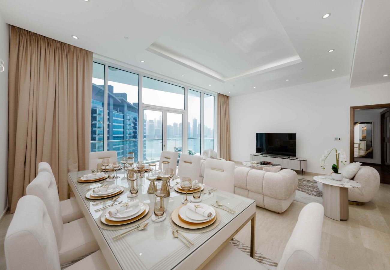 Apartment in Dubai - Refined 1BR Haven | Palm Jumeirah