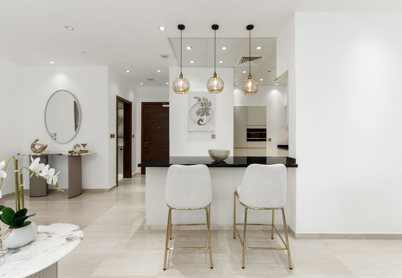 Apartment in Dubai - Refined 1BR Haven | Palm Jumeirah