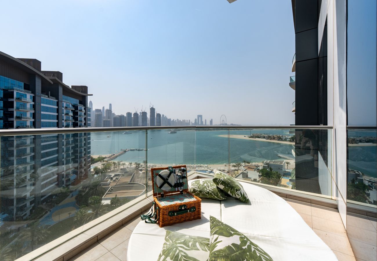 Apartment in Dubai - Refined 1BR Haven | Palm Jumeirah