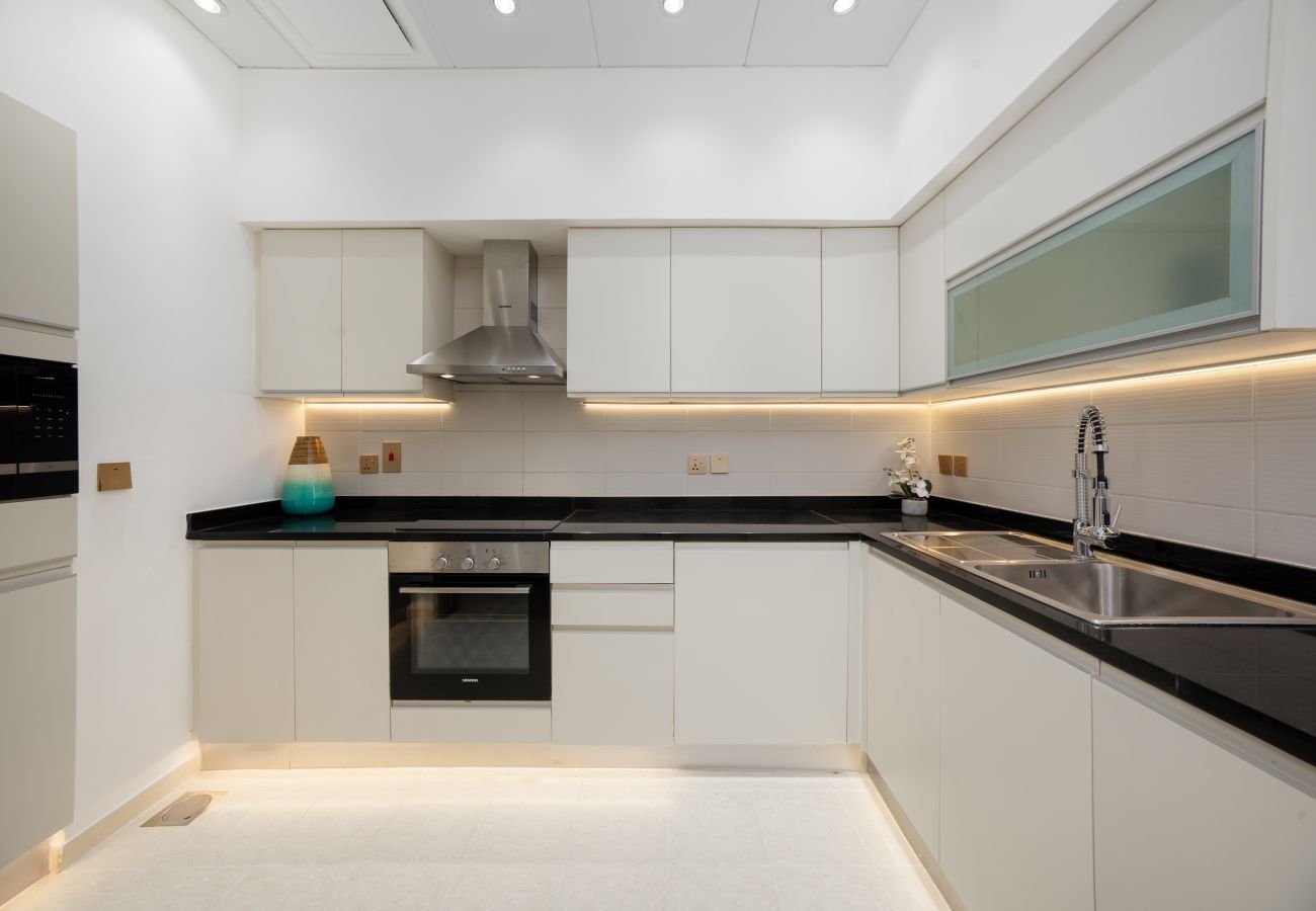 Apartment in Dubai - Refined 1BR Haven | Palm Jumeirah