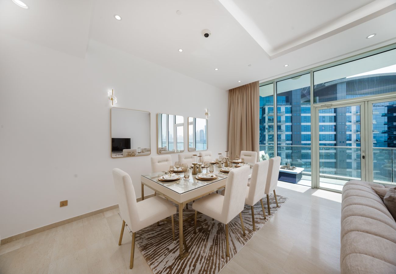 Apartment in Dubai - Refined 1BR Haven | Palm Jumeirah