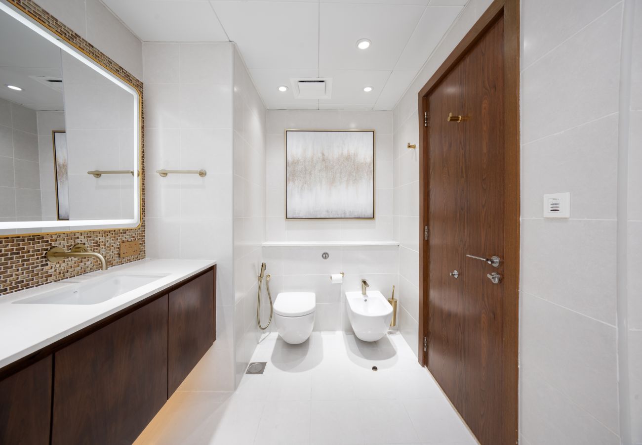 Apartment in Dubai - Refined 1BR Haven | Palm Jumeirah