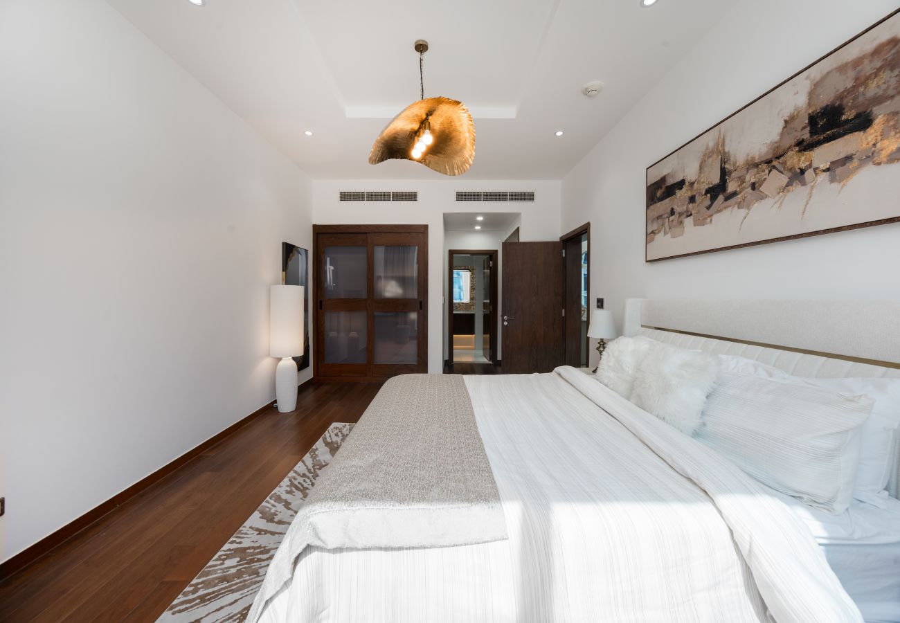 Apartment in Dubai - Refined 1BR Haven | Palm Jumeirah